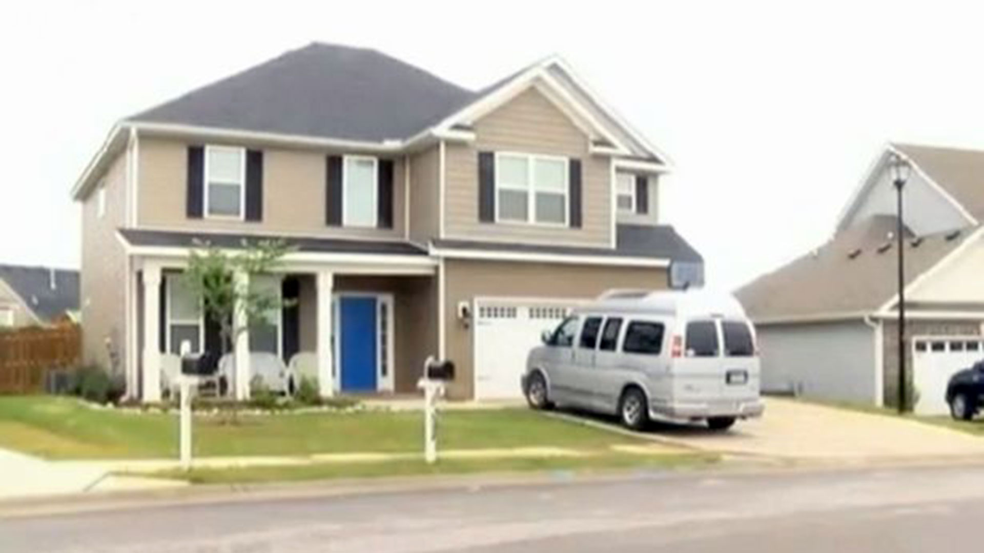 La vivienda de Rachel Lenhardt, donde se desarrolló la fiesta sexual y de drogas en abril pasado. La mujer eludió la prisión, pero perdió la custodia de sus cinco hijos