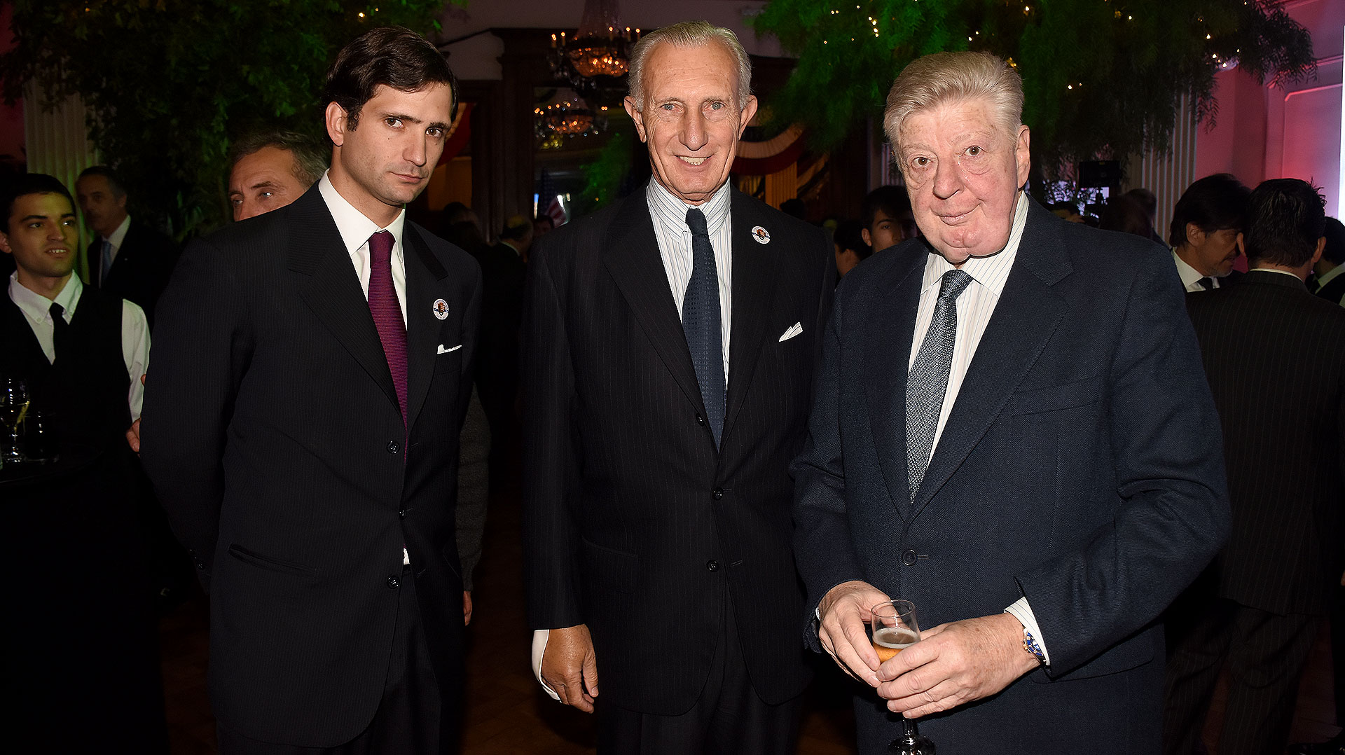 Juan y Jorge Neuss junto a Miguel Bein