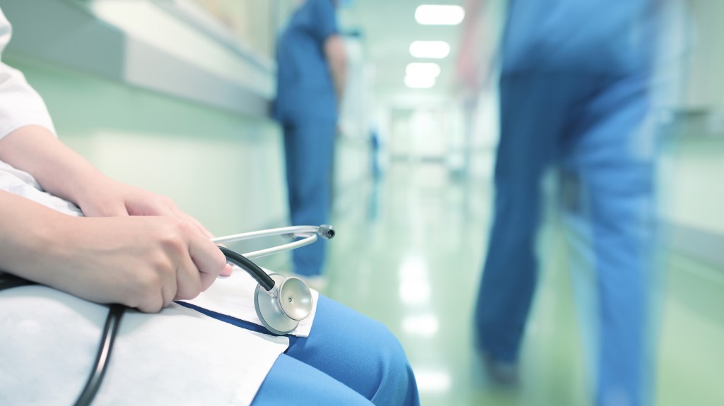 La falta de cumplimiento de las medidas de seguridad es una problemática grave de salud pública (Shutterstock)