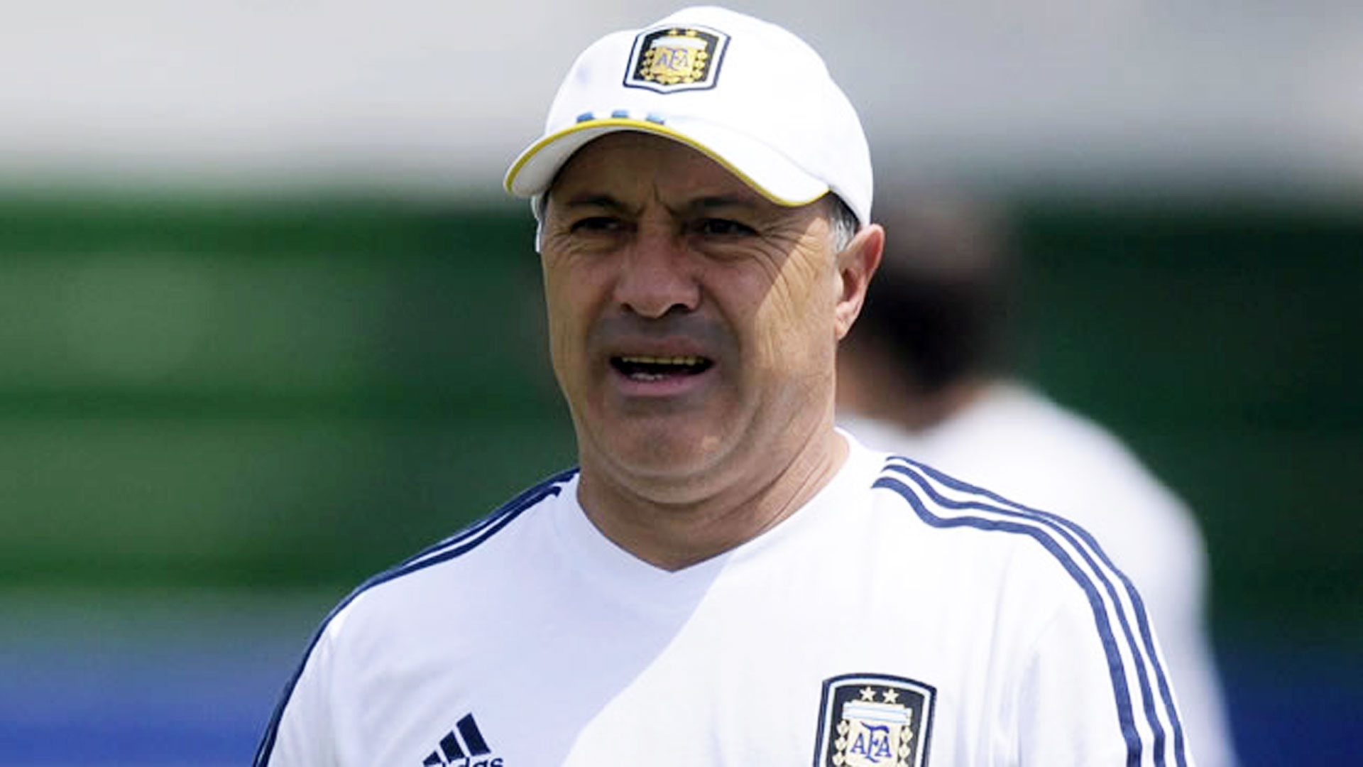 El “Vasco” Olarticoechea, posible sucesor del “Tata” Martino (EFE)