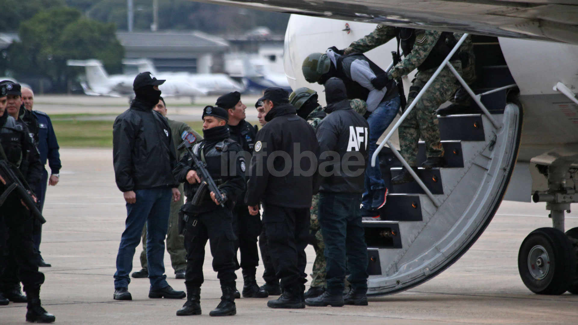 Ibar Pérez Corradi llegó en medio de un fuerte operativo de seguridad (Infobae)
