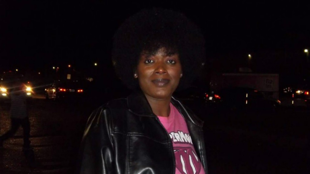 Shetamia Taylor participó de la protesta junto a sus cuatro hijos (@JulieFineNBC5)