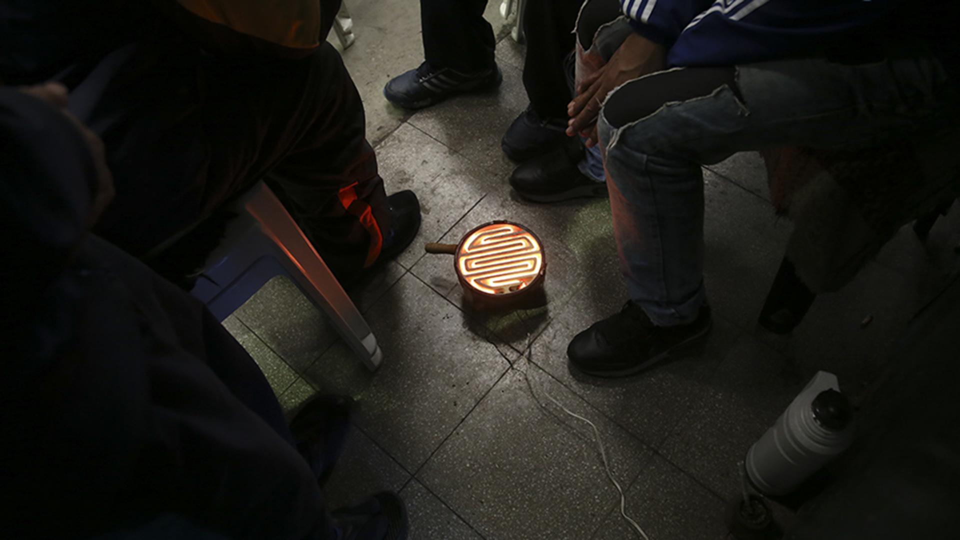 Sin calefacción, una hornalla eléctrica se vuelve un bien preciado.