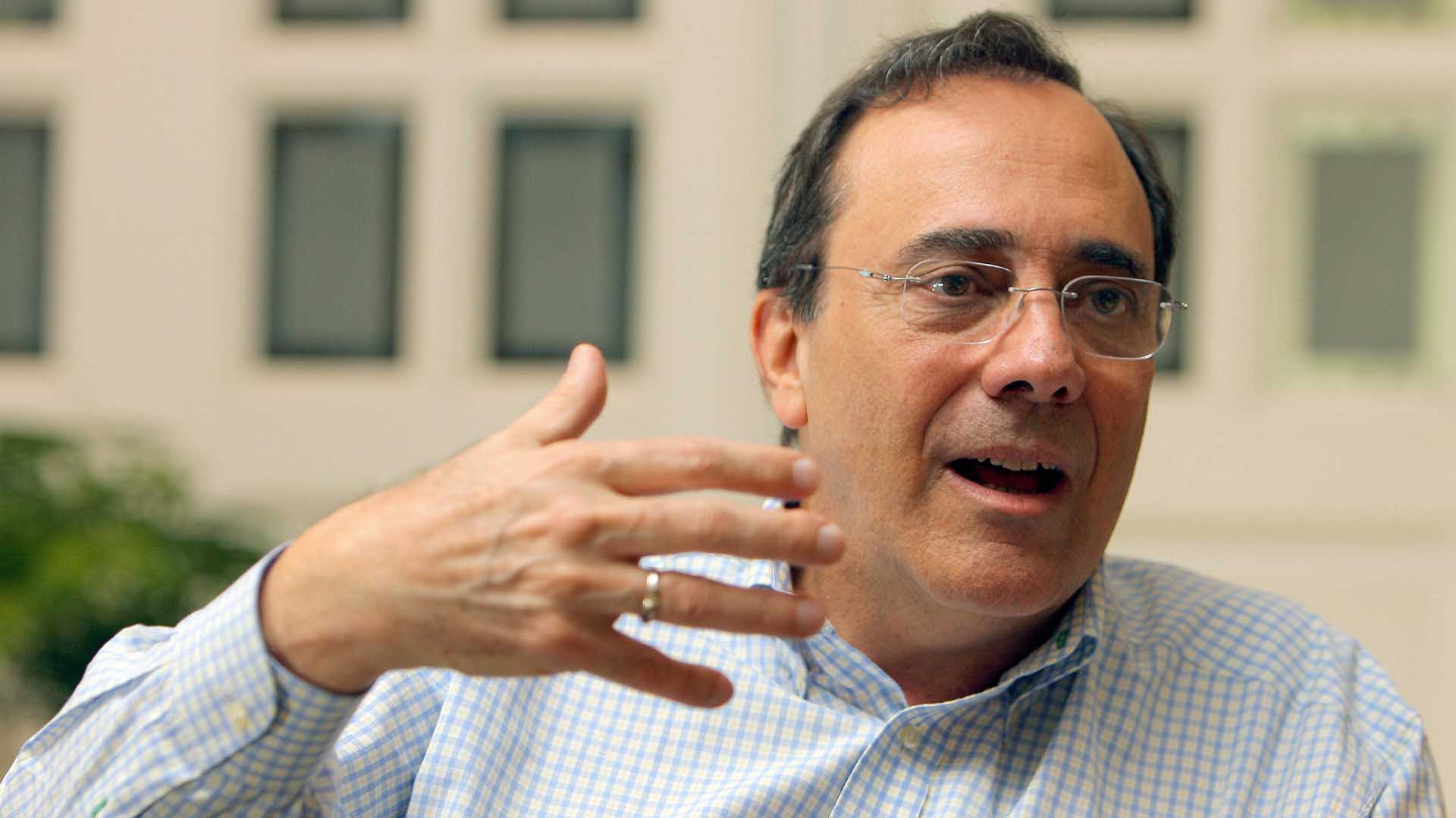 Carlos Alberto Montaner también criticó la “incoherencia” de haber retirado la invitación a Nicolás Maduro, presidente venezolano, y no al gobierno de Cuba (AFP)