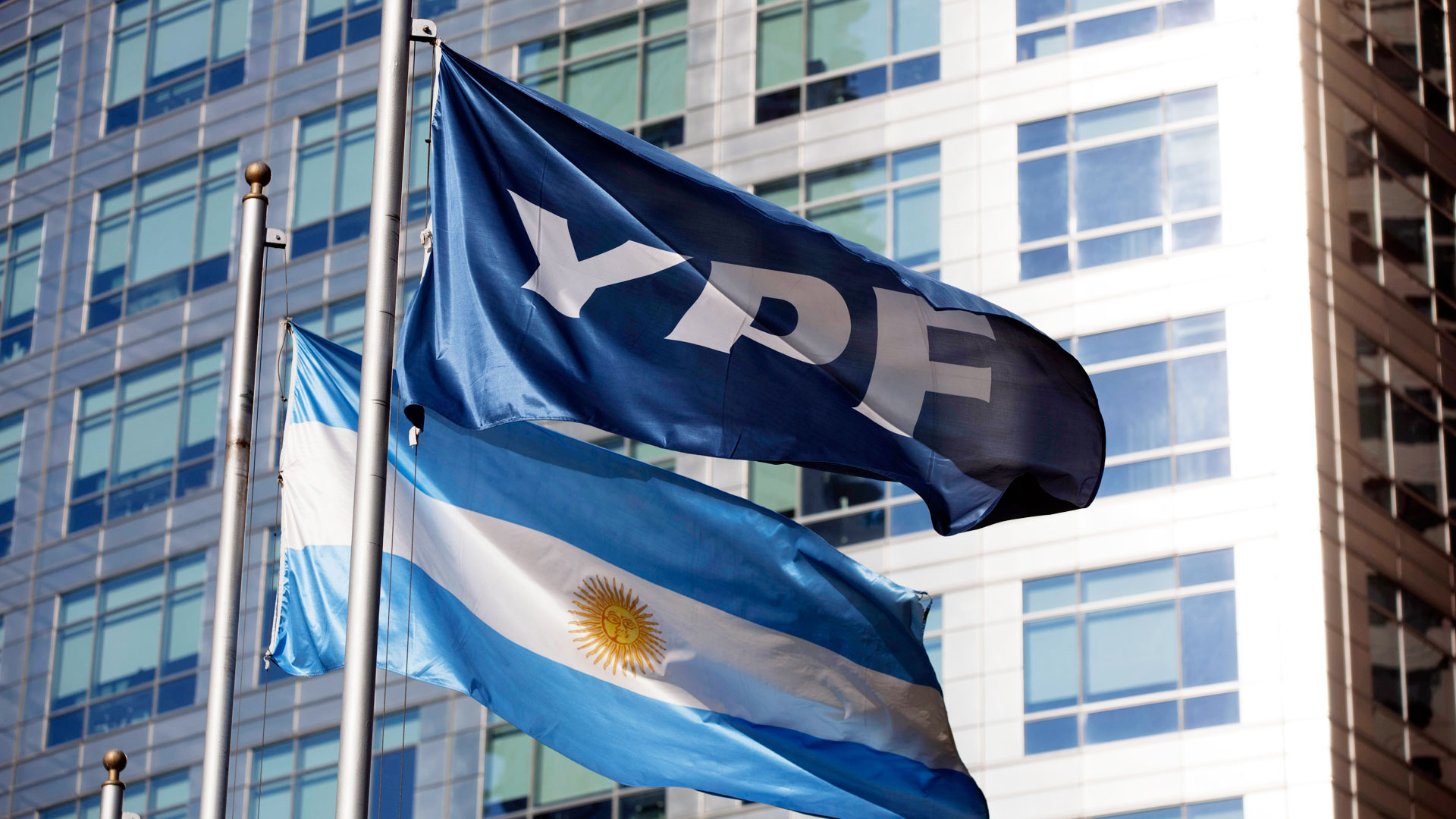 YPF fue reestatizada en 2012 (AP)