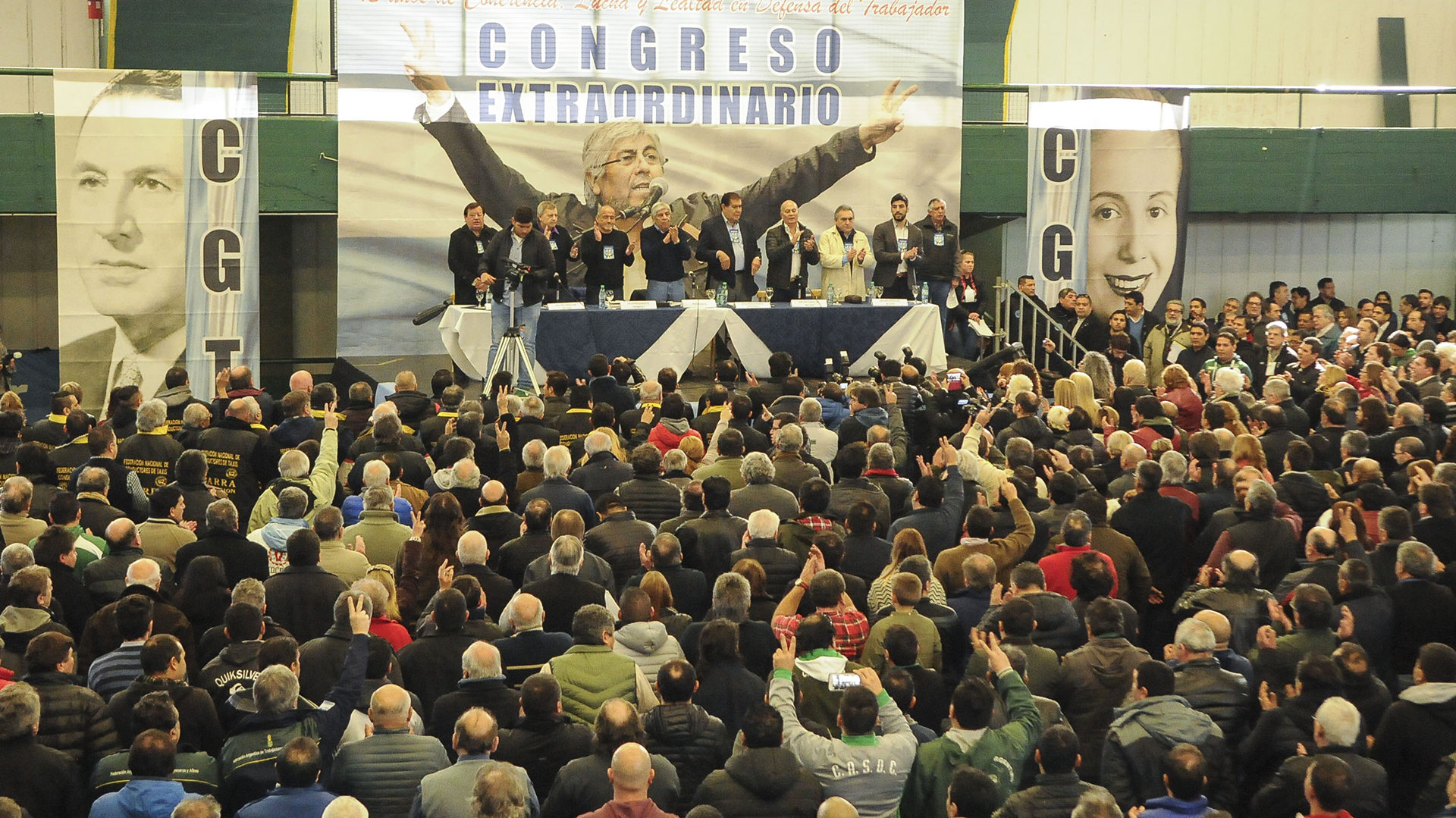 Un Congreso en el que no faltó ningún componente de la liturgia sindical (Télam)
