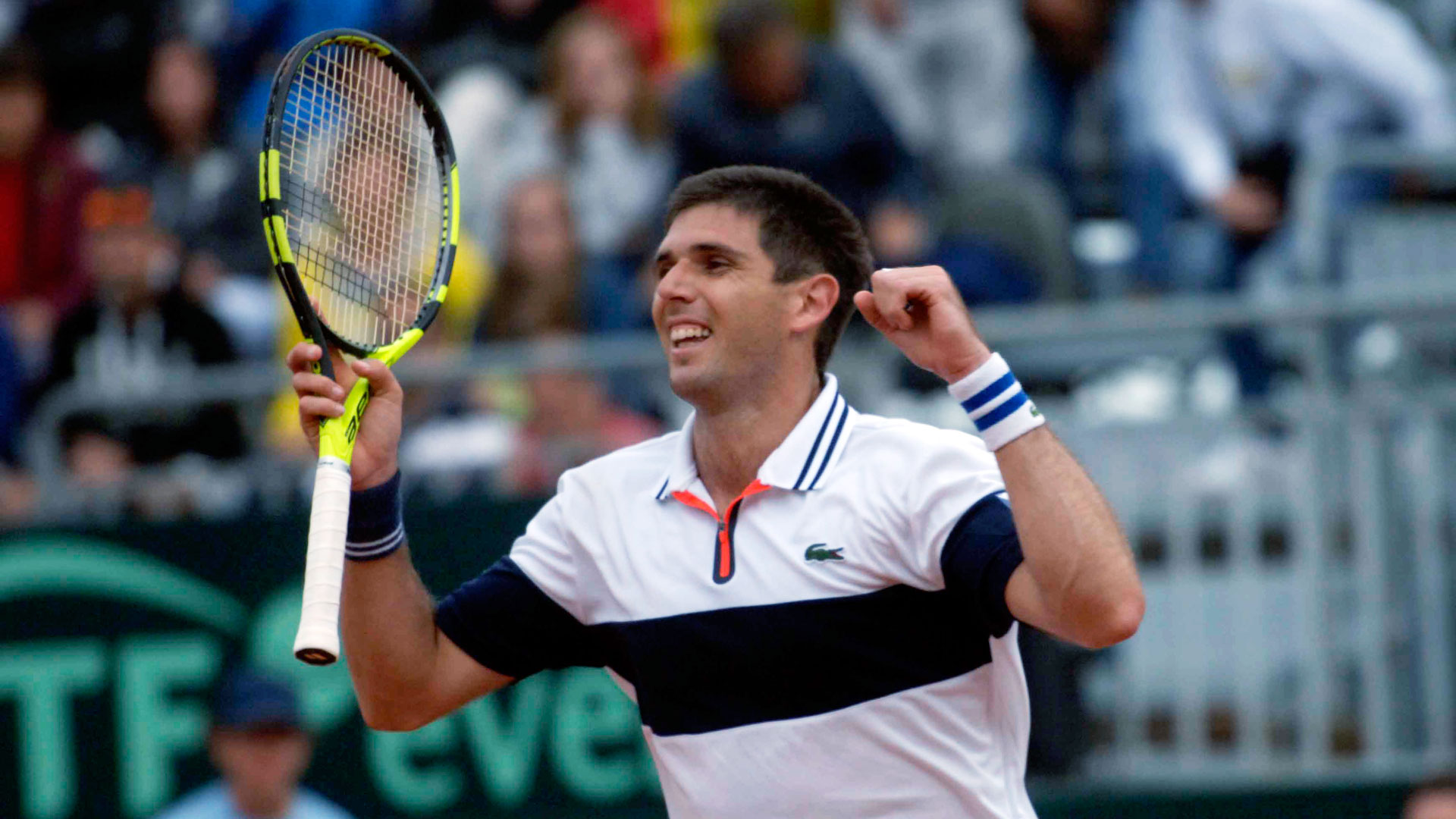 Federico Delbonis festeja su triunfo ante Andreas Seppi (Télam)