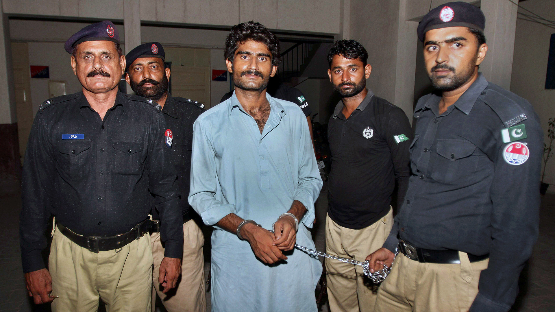 Pakistán: el hermano de la modelo asesinada confesó su "crimen de honor" -  Infobae