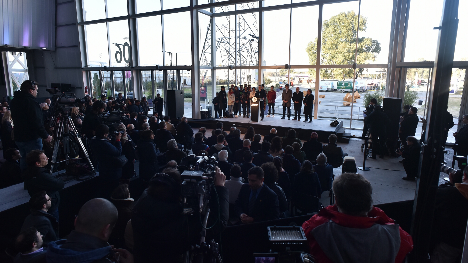 Marcos Peña acompañó a Macri a la apertura de Tecnópolis