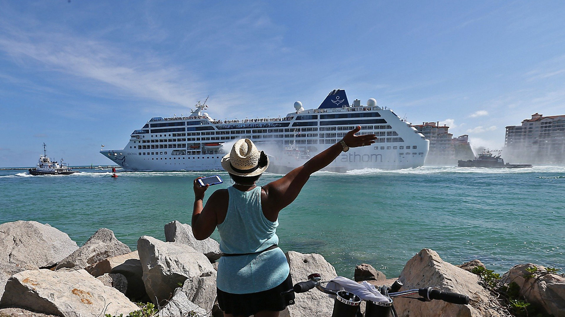 Carnival, Royal Caribbean y Norwegian fueron las primeras en obtener licencias para operar en la isla tras la normalización de las relaciones con EE.UU, iniciada en diciembre del 2014 bajo la presidencia de Obama
