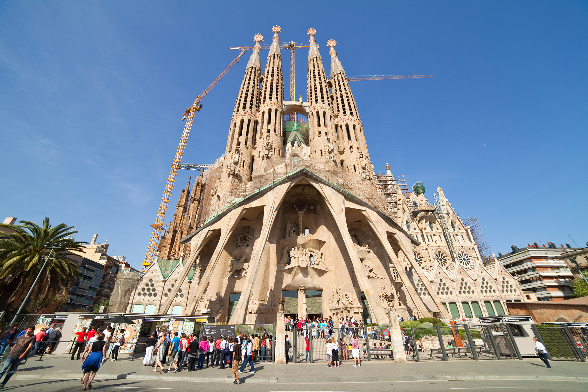 La Sagrada Familia, templo concebido partir de la tradición de las catedrales góticas y bizantinas