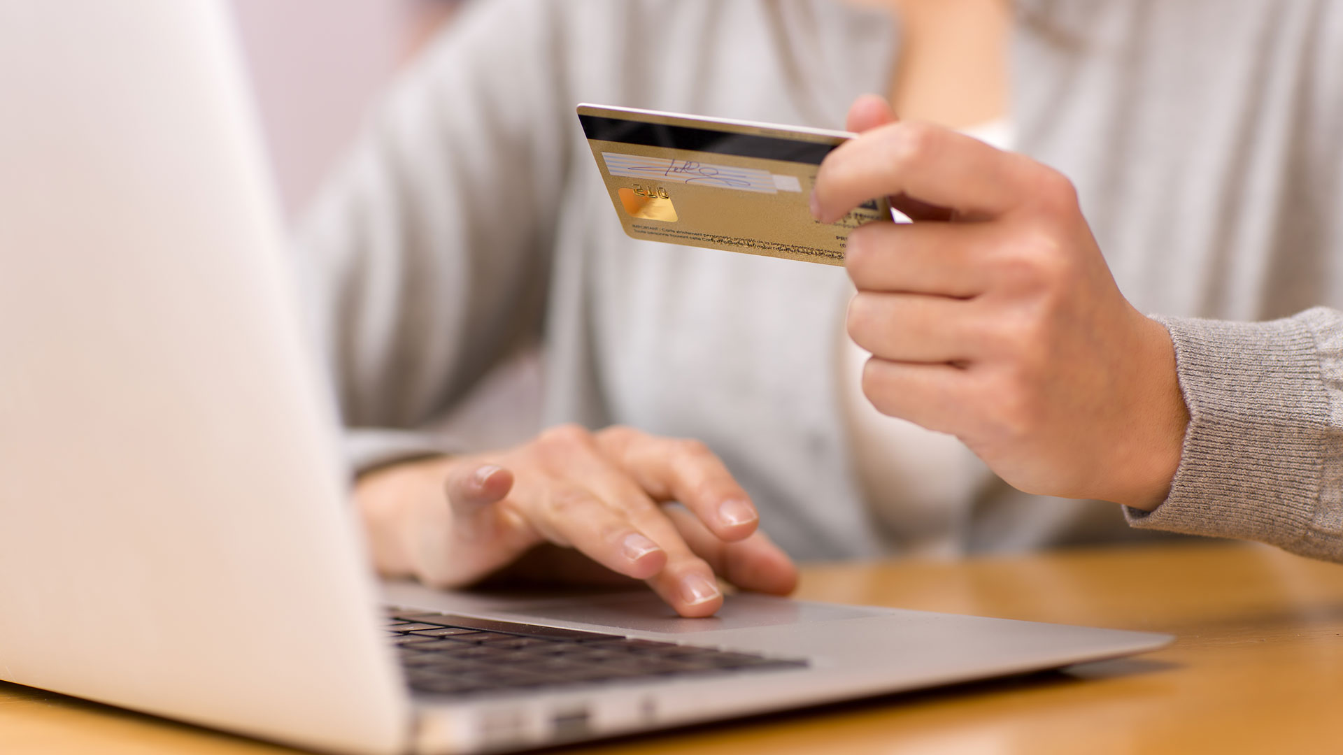 El cepo cambiario fue el comienzo para nuevos controles en las compras. (Shutterstock)