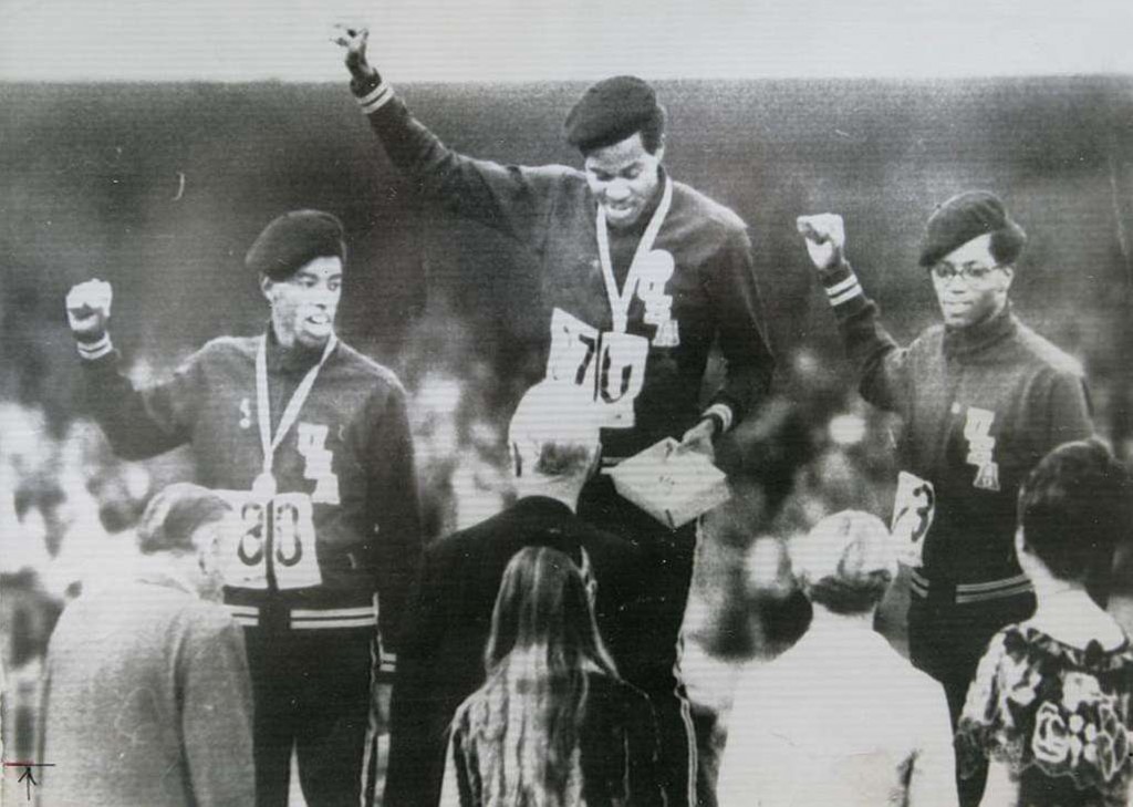 El gesto del Black Power fue imitado en el podio de los 400 metros
