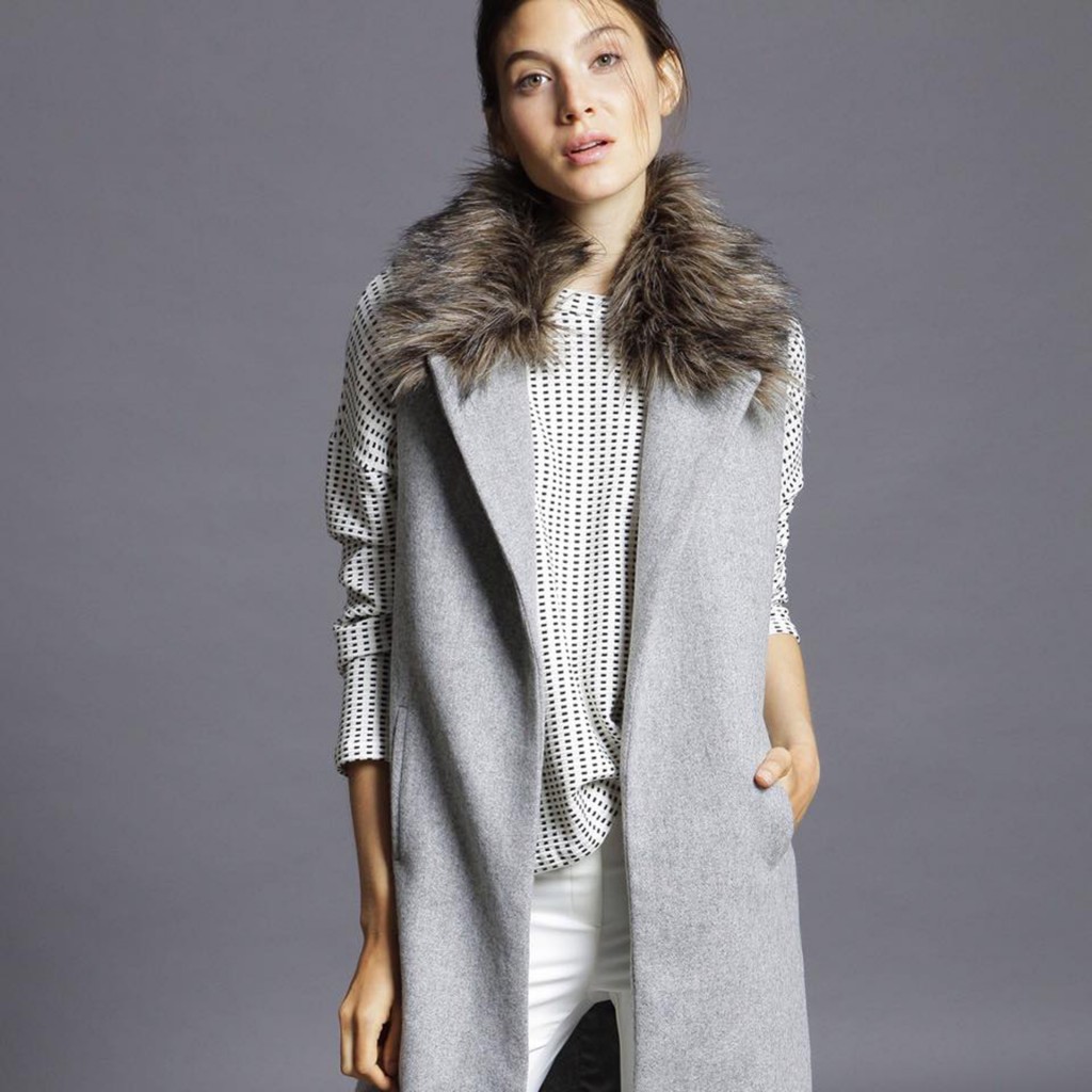 Chaleco de lana Alissa en tono negro, gris perla y camel, otro éxito de la temporada, agotado en ventas