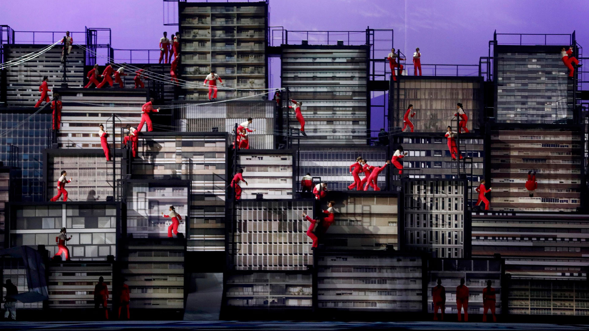 El crecimiento de las ciudades brasileñas fue parte del show (Reuters)