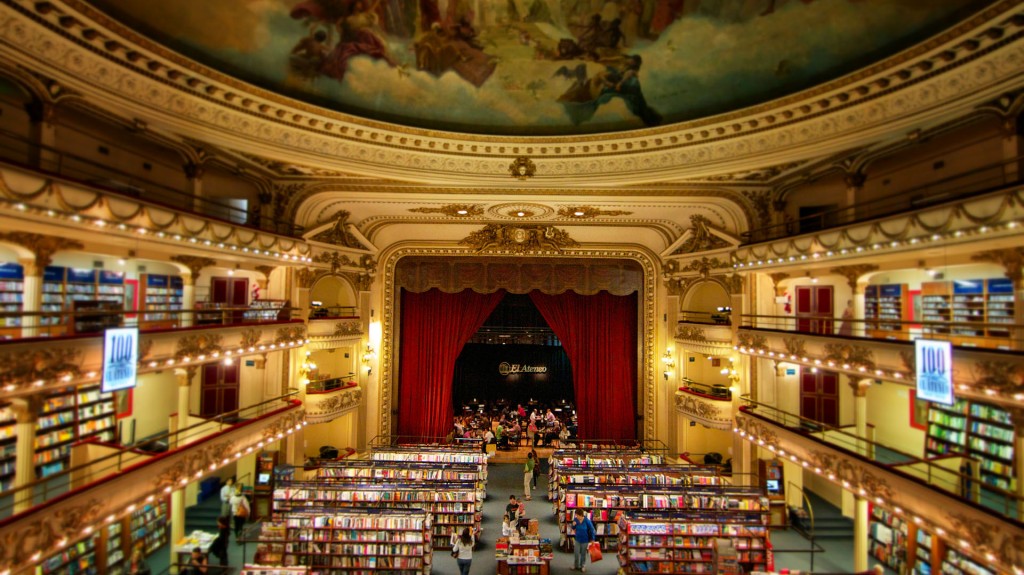 Es considerada como una de las librerías más lindas del mundo por periódicos como The Guardian y el New York Times