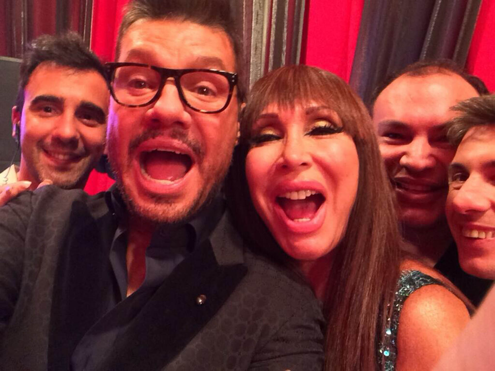 Moria Casán junto a Marcelo Tinelli y la producción de ShowMatch