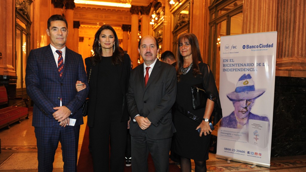Roberto Galvez, Mariana Arias, Javier Ortiz Batalla y su esposa Carla Musso.