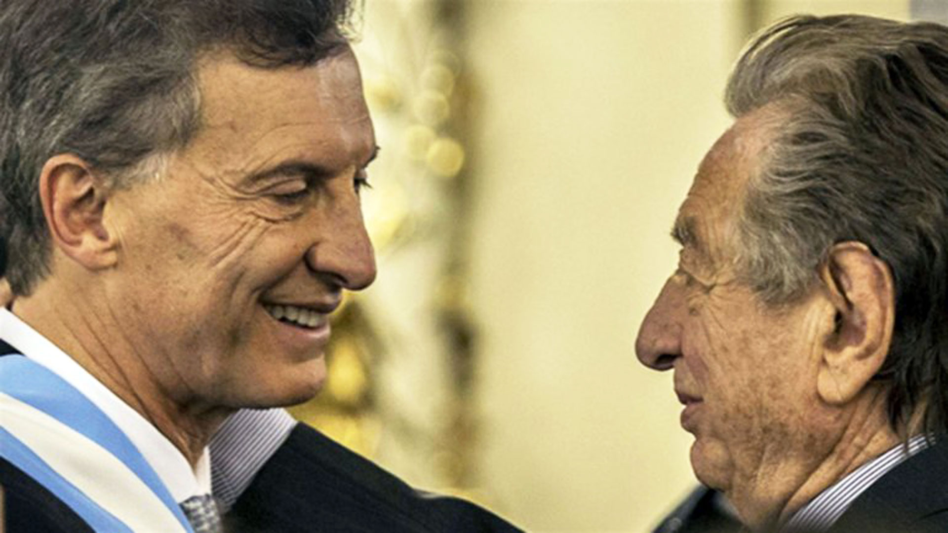 El Presidente junto a su padre, Franco Macri (DyN)