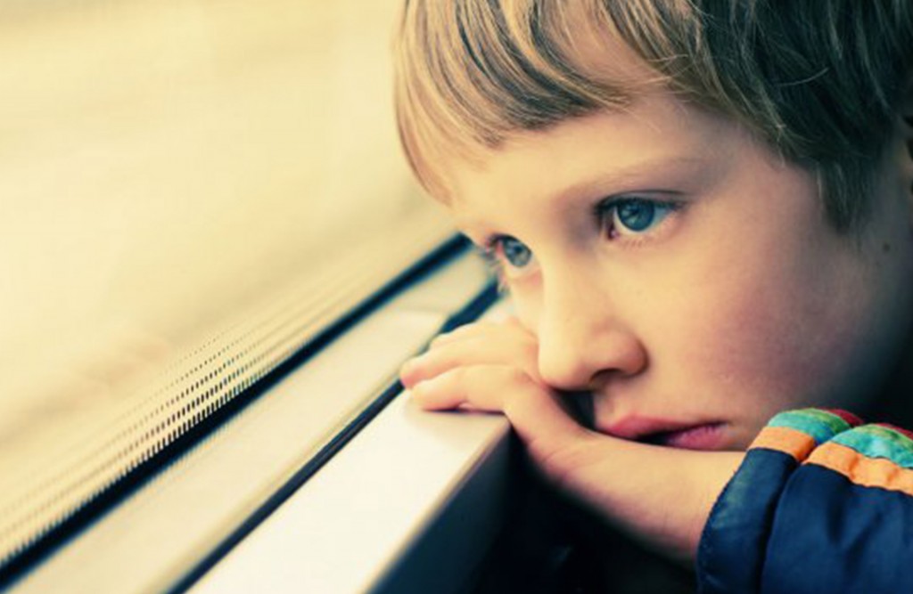 El desinterés por la crianza tiene como resultado niños más solos, dice una especialista