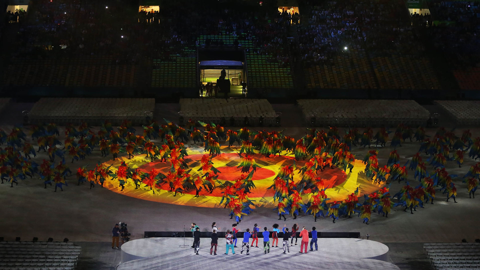 El color, la música y el baile se destacaron durante la ceremonia (Reuters)