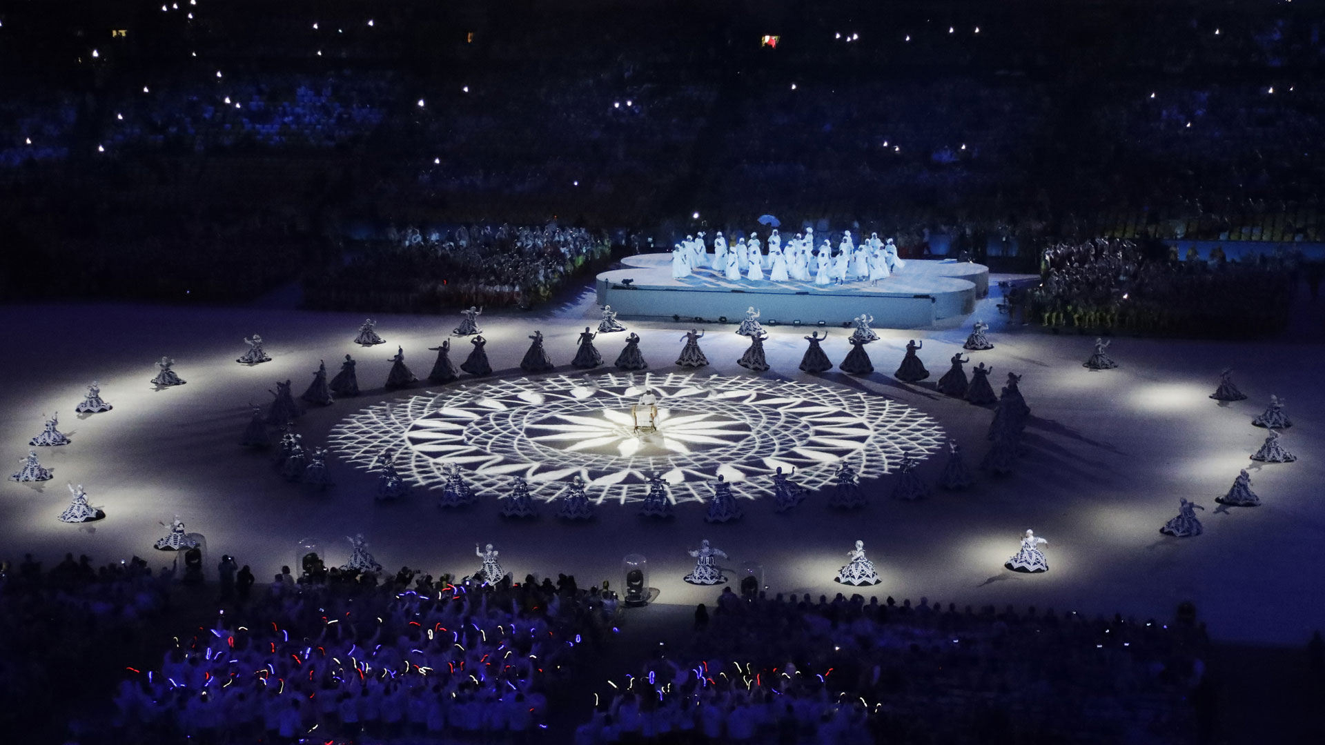 La formidable performance de los artistas (AP)