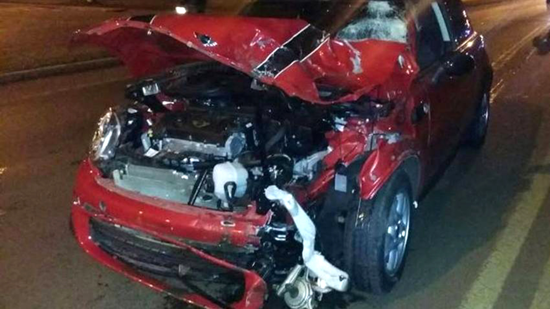 El Mini Cooper con el que la menor atropelló y mató.