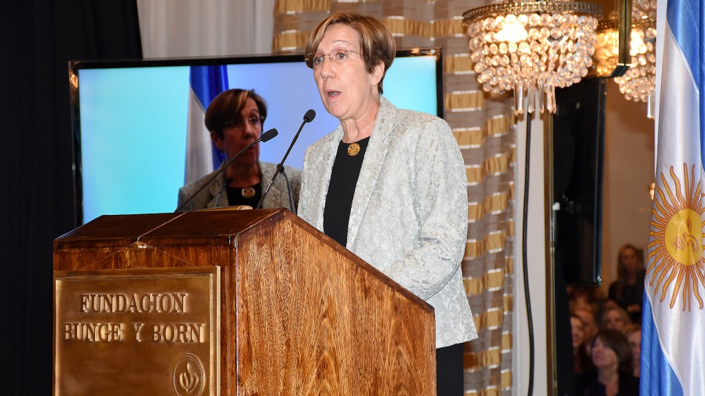 Una vez más la fundación reconoció la trayectoria de una mujer, Beatriz Aguirre Urreta- es doctora en ciencias geológicas y biológicas además de investigadora del CONICET. “La palentología es una ciencia viva que colabora con el presente y futuro del país” (Todas las fotos de Nicolás Stulberg)