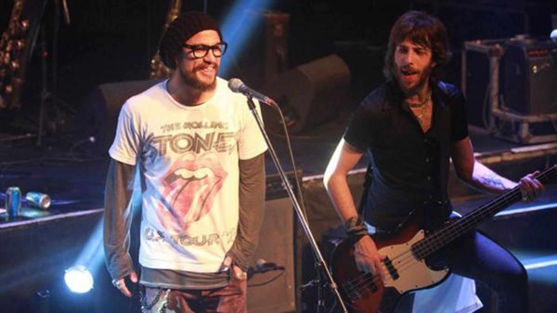 Daniel Osvaldo, cantando con “La 25” (Verónica Guerman)