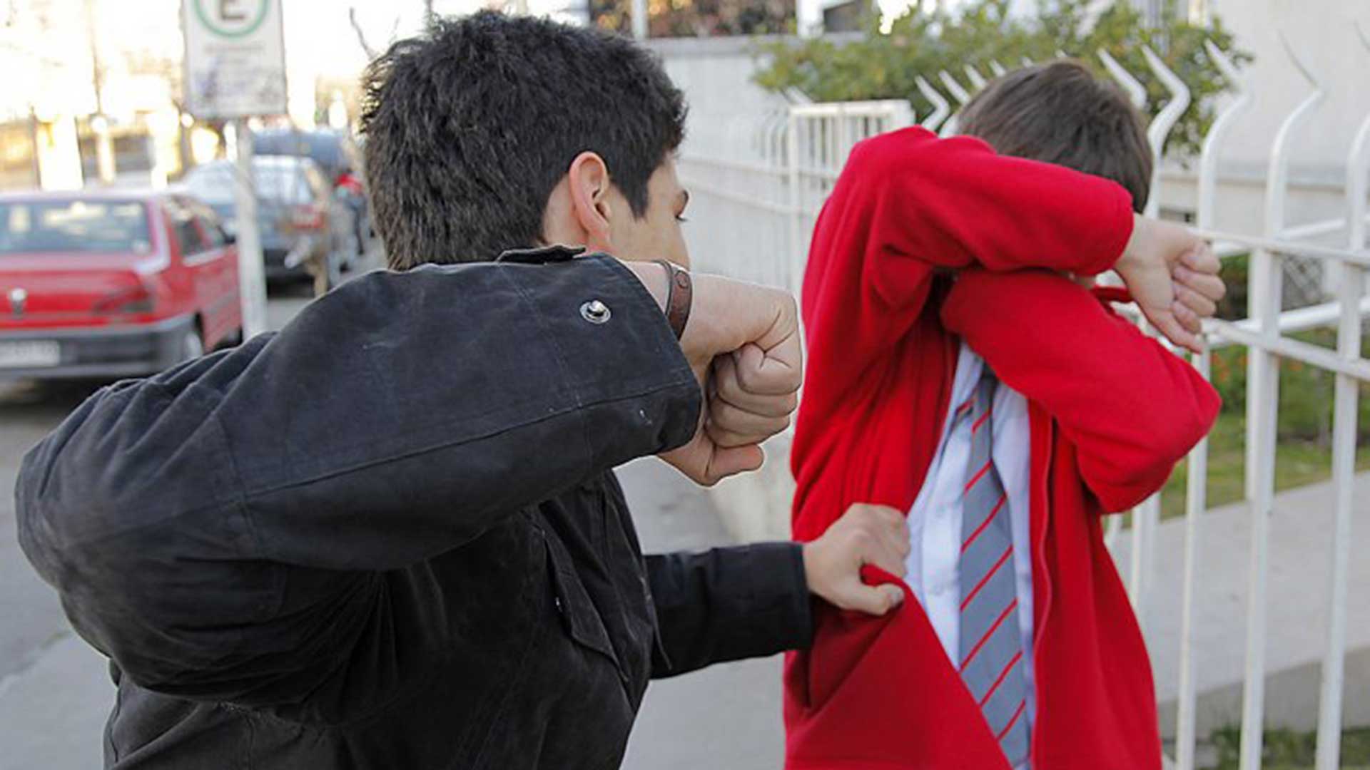 La violencia que se produce en las instituciones educativas no se deben naturalizar, ni minimizar, pero también es peligroso dramatizar
