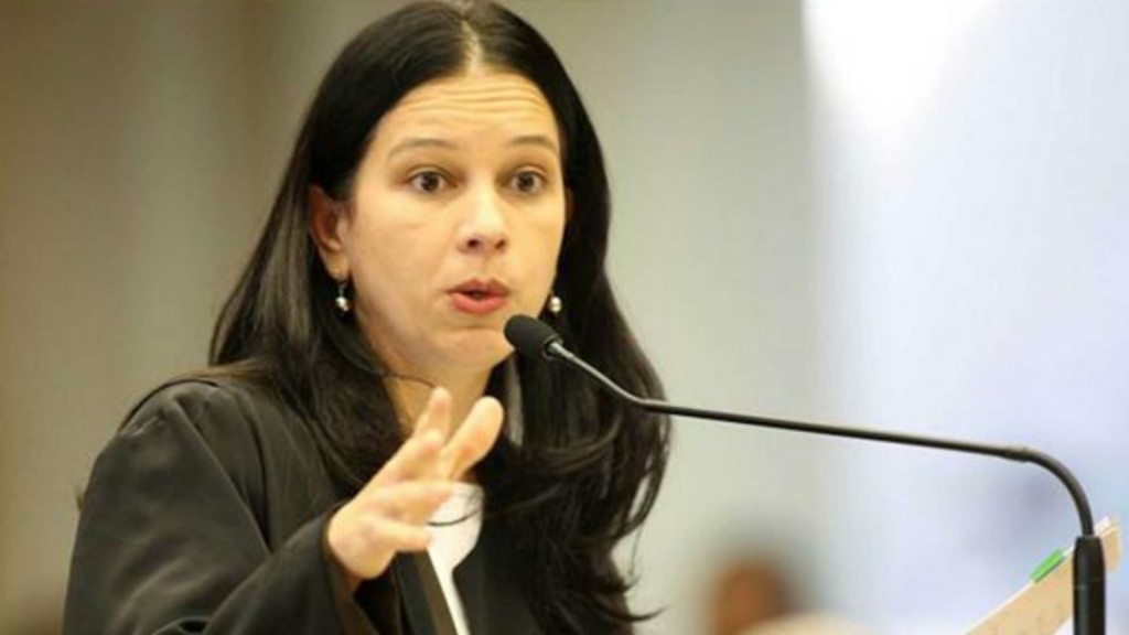 Grace Maria Fernandes Mendonça es la primera mujer en el gobierno de Temer. Reemplazó a Medina Osorio en el cargo