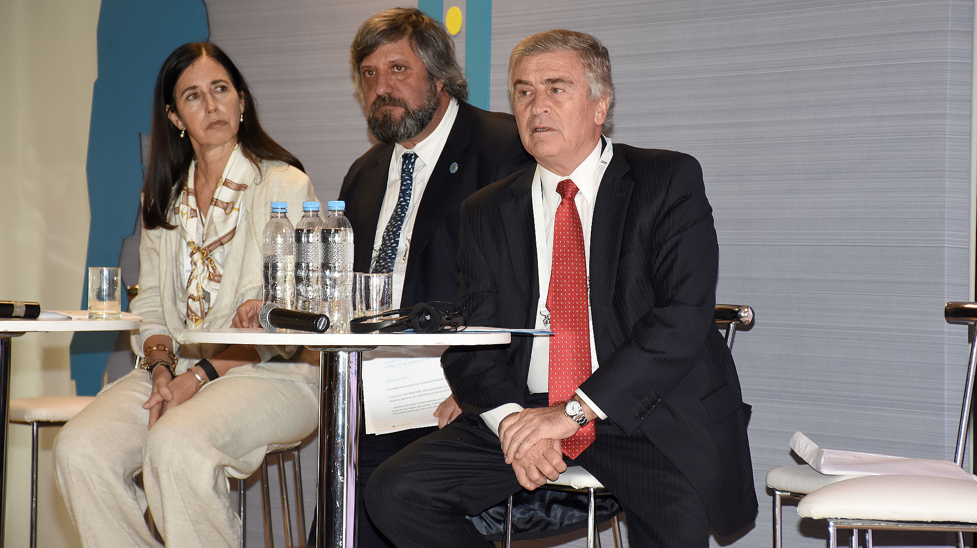 Aguad junto a Miguel De Godoy (ENACOM) y Clarisa Estol (Secretaria de Promoción de Inversiones)