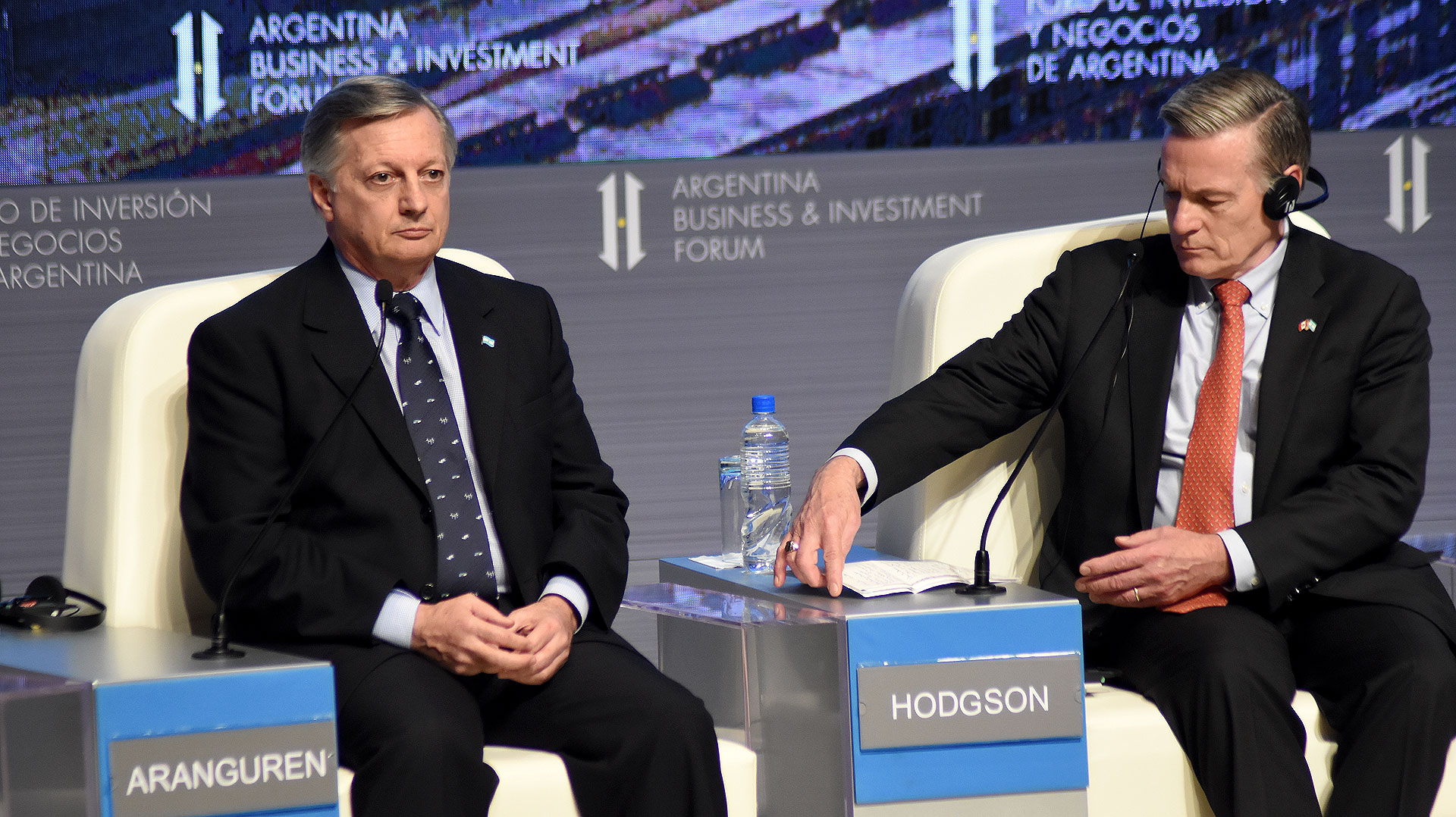 Aranguren junto a Hodgson