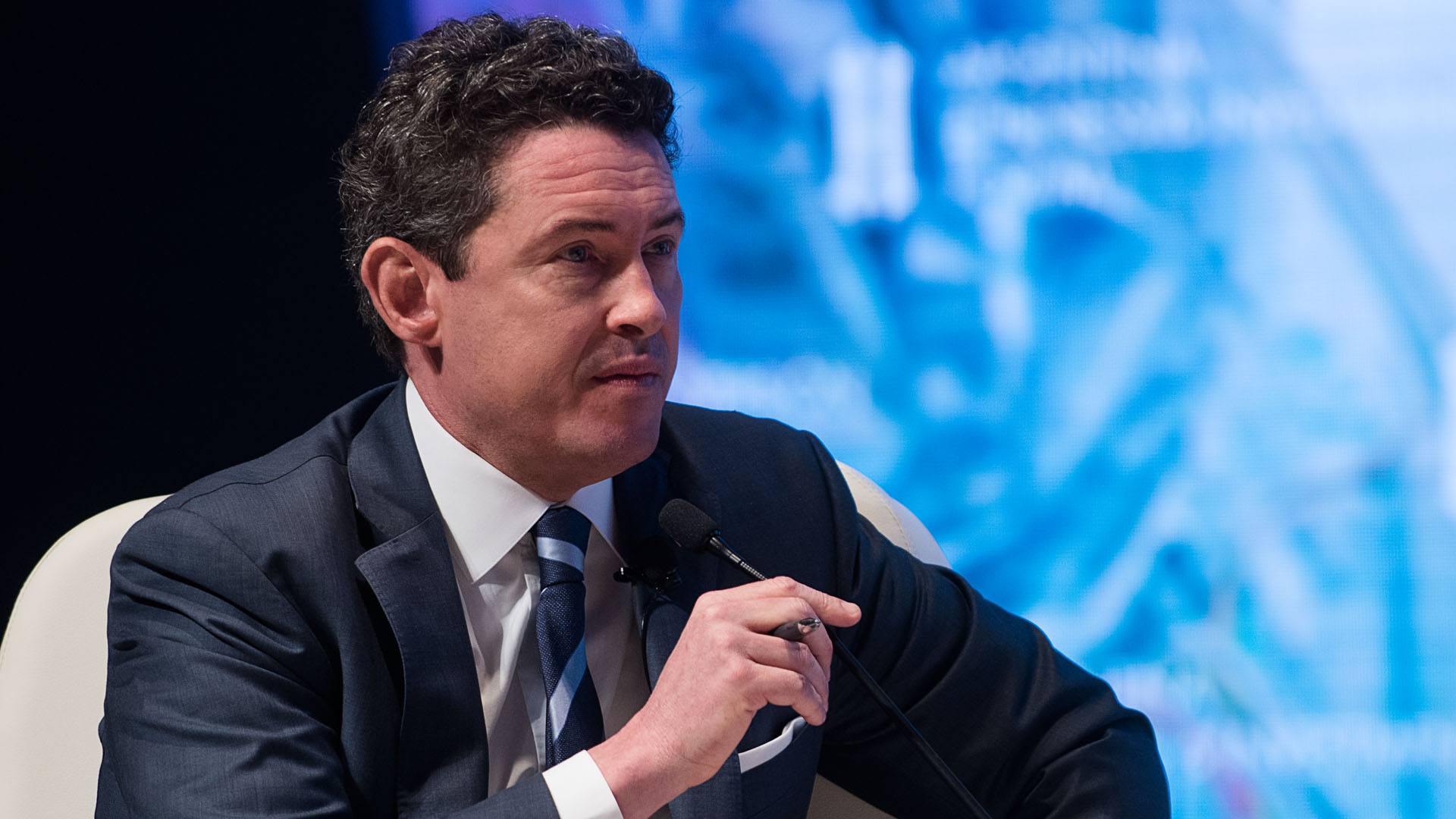 El embajador norteamericano Noah Mamet, moderador del panel