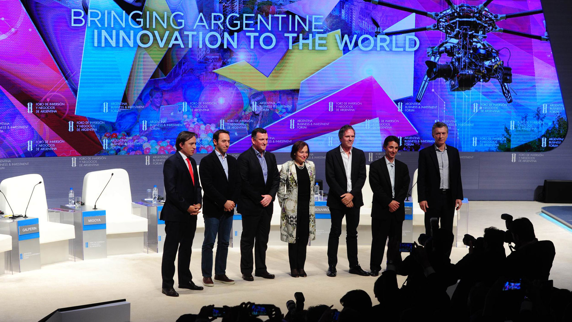 Macri junto a los CEOs de las empresas (Télam)