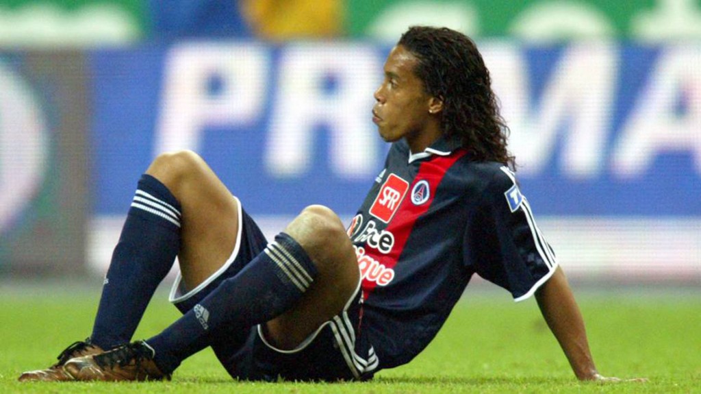 Ronaldinho no se entrenaba, venía a las prácticas a dormir\