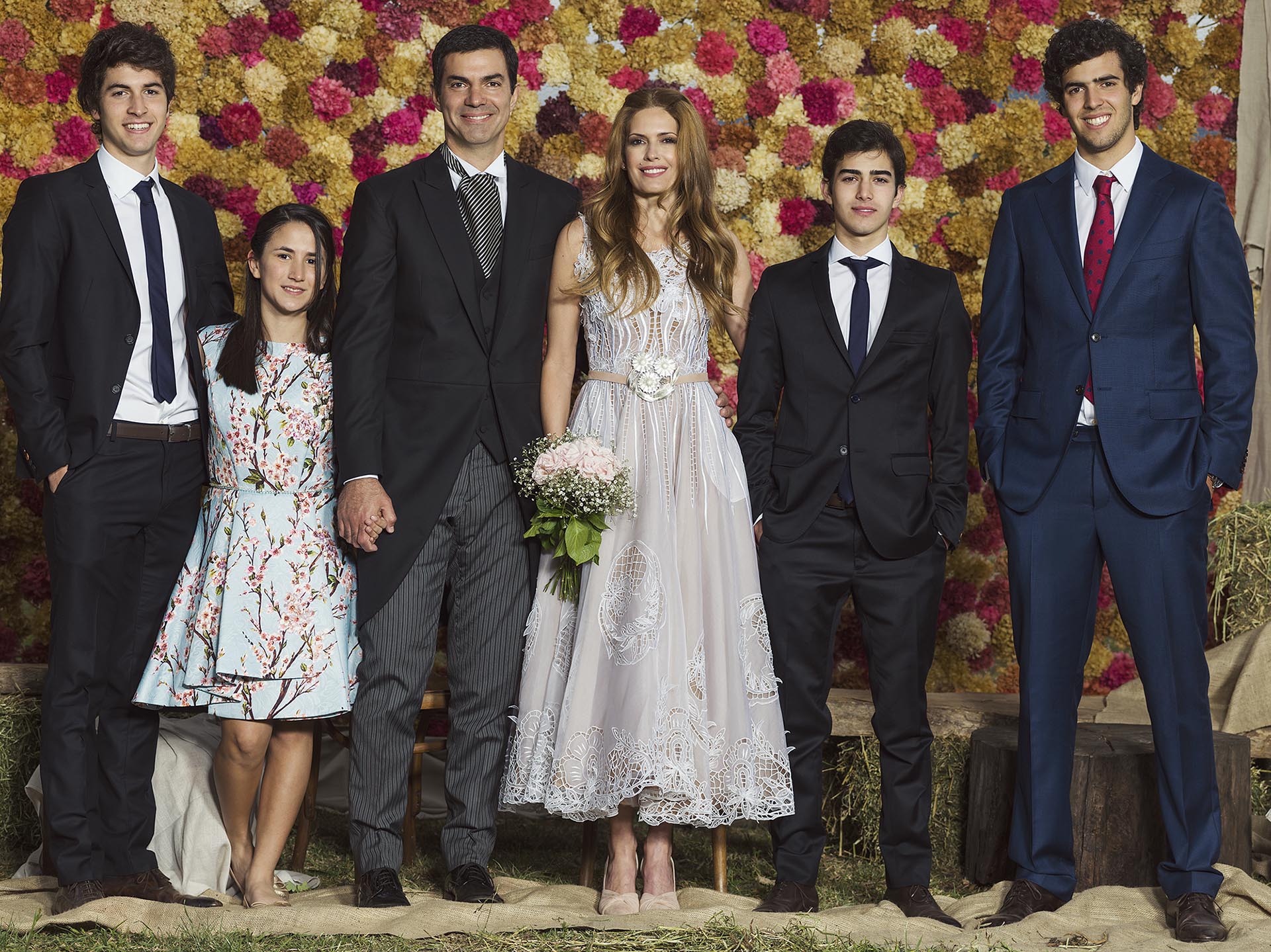 Los hijos del gobernador, Lucas, Juana, Mateo y Marcos Urtubey, lo acompañaron en su boda.