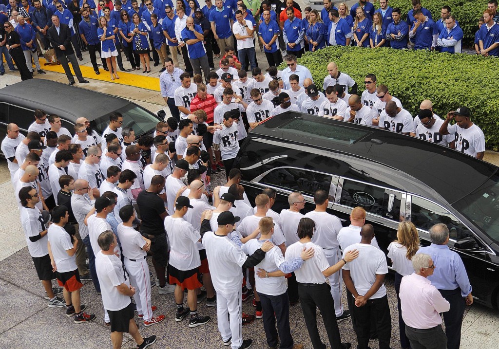 Los jugadores de los Marlins rinden homenaje (AP)