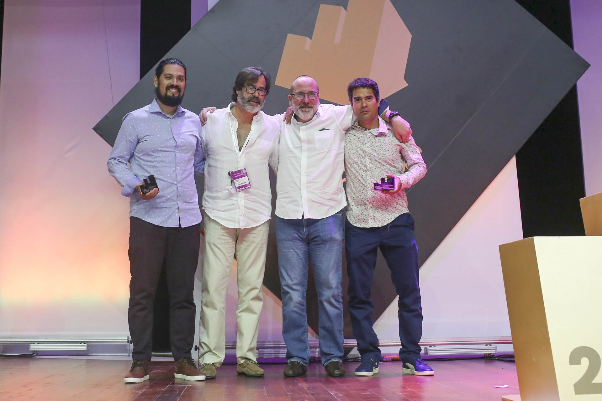 Effie de Oro en la categoría “Otros productos”: La máquina que muestra tu niño interior, de Independencia para Arti, Perú. Recibió: Gabriel Barrio Gerente de Marketing Unacem Perú