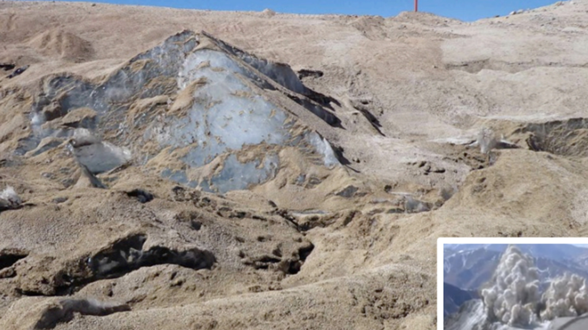 El glaciar Toro 1, cubierto de polvo minero.