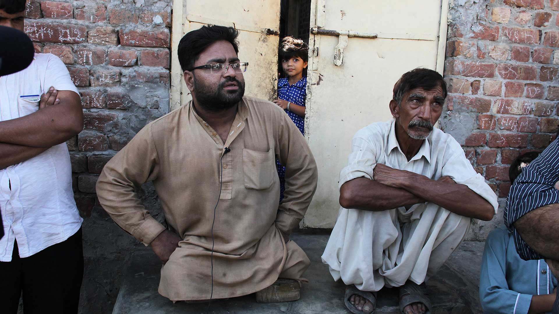 Los vecinos de Rajhu están de acuerdo con el asesinato de “honor” que realizó el joven (AP)