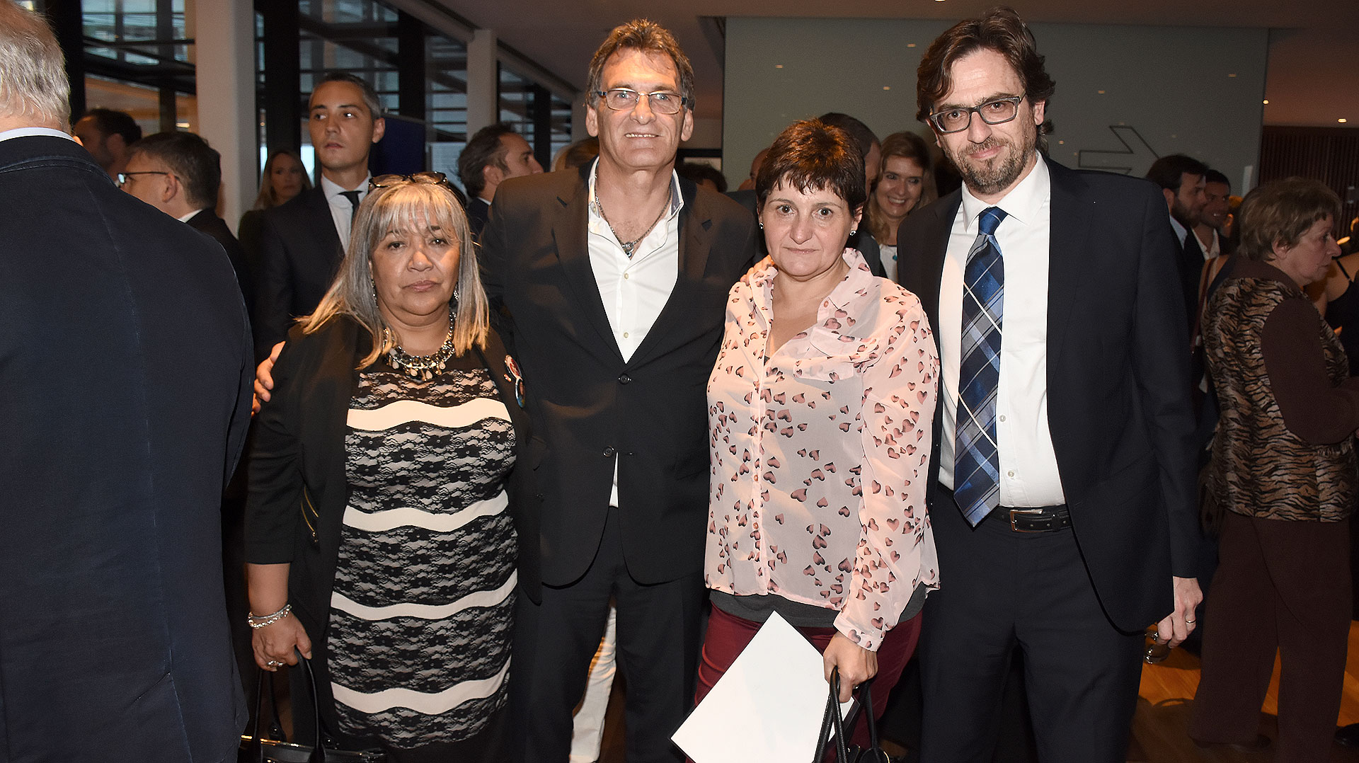 Nilda Gomez, madre de una víctima de Cromañón, el secretario de Derechos Humanos de la Nación Claudio Avruj y Gladys Cabezas