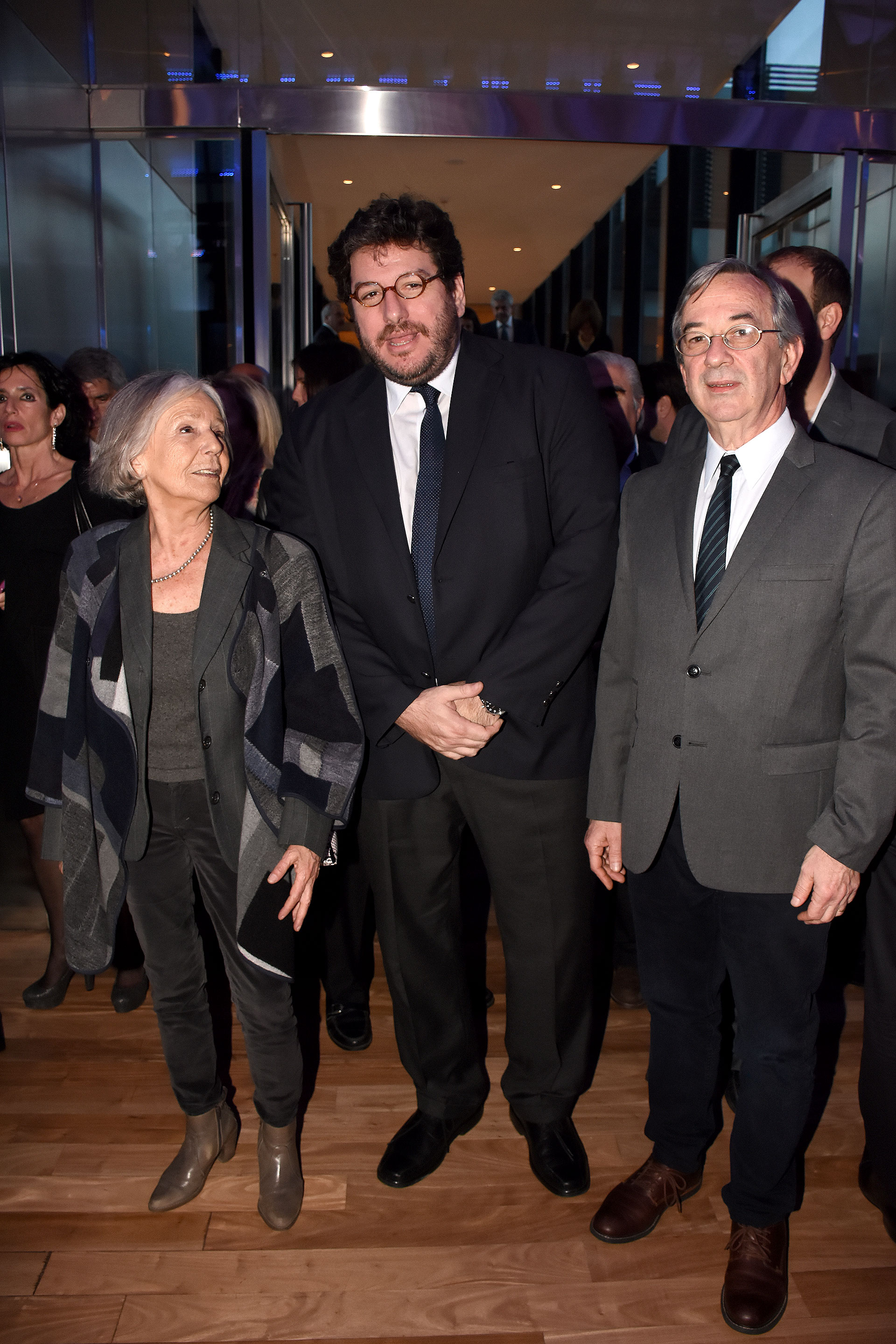 La ensayista Beatriz Sarlo junto al ministro de Cultura Pablo Avelluto y el secretario de Medios Públicos Jorge Sigal