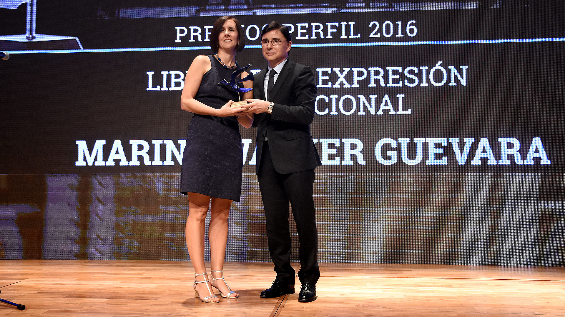 Jorge Fontevecchia junto a Marina Walker Guevara