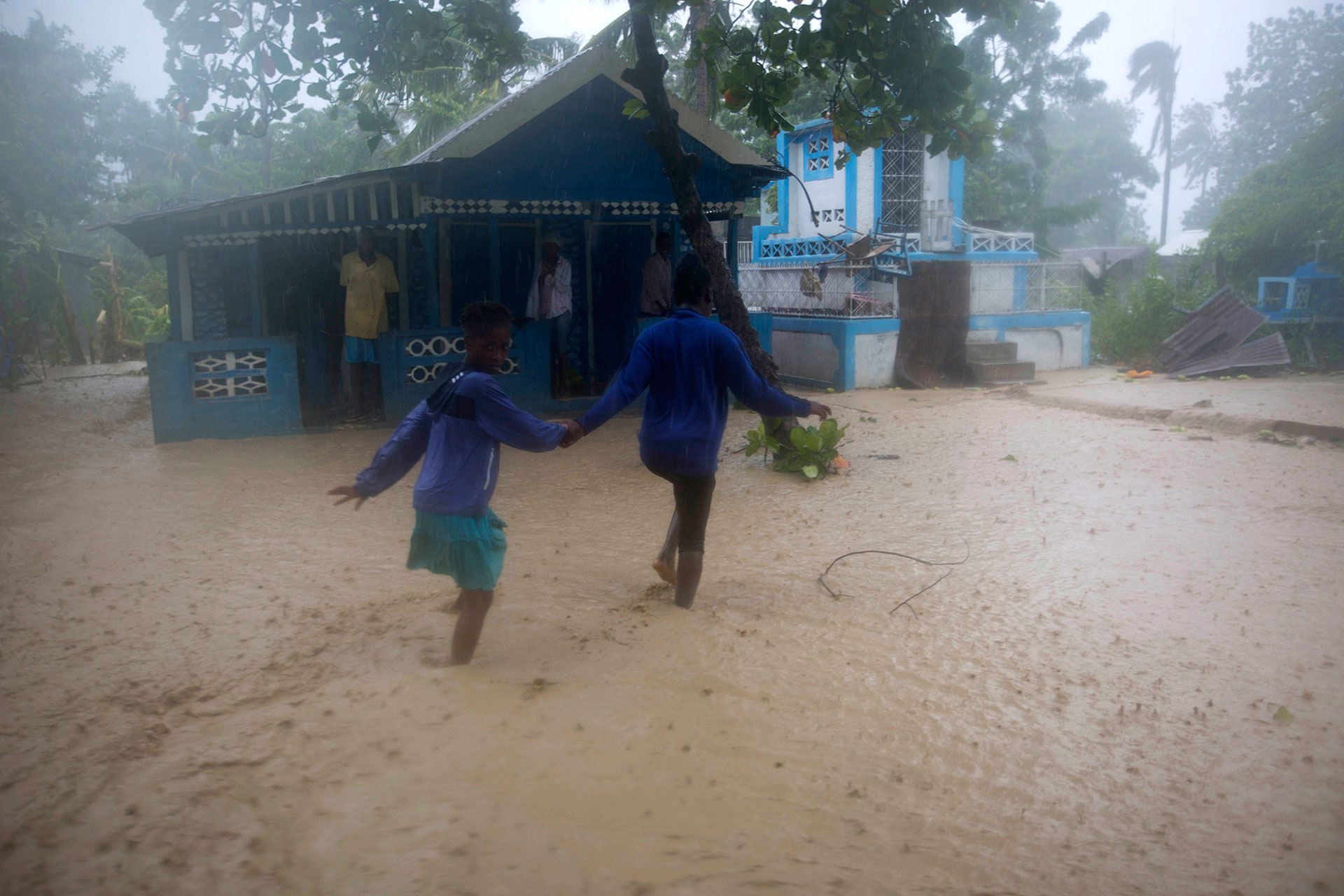 Con un radio de acción de unos 800 kilómetros, los efectos de Matthew también amenazan las provincias centrales de Ciego de Ávila, Sancti Spirítus y Villa Clara (AP)