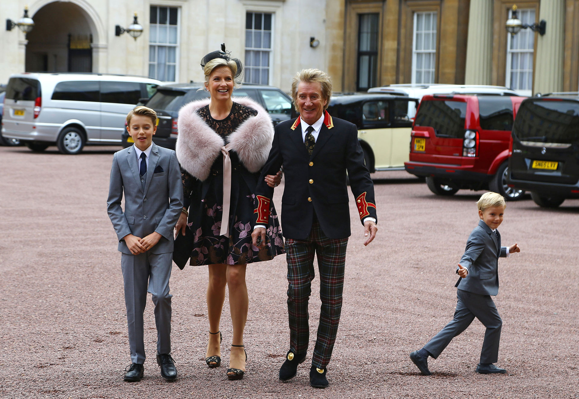 Cuando se anunció que iba a recibir ese título, Stewart agradeció a la reina Isabel II y dijo que era “un gran honor “