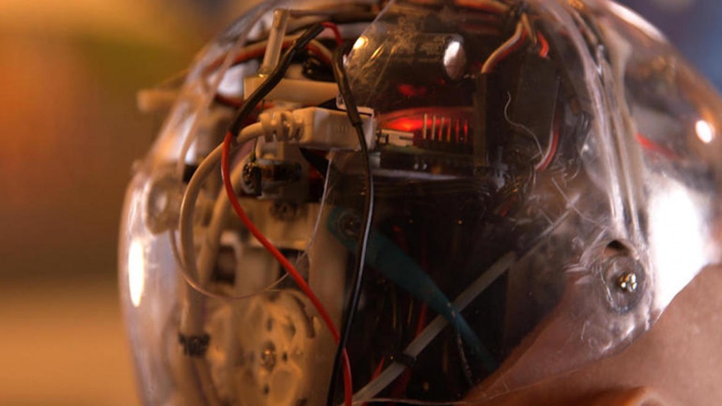 Los complejos circuitos de inteligencia artificial que permiten a Sophia responder de manera humana y hasta irónica