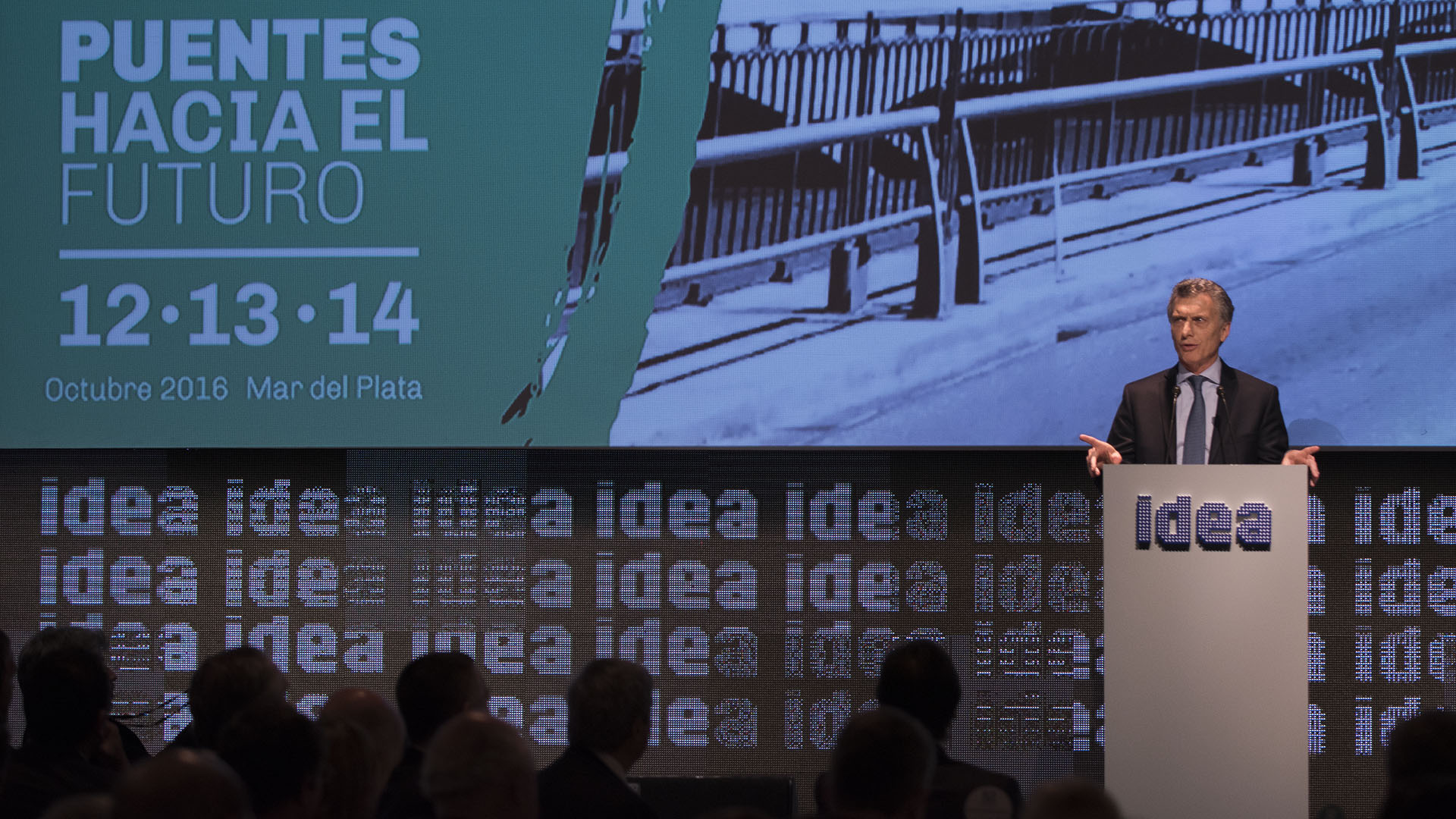 Mauricio Macri, el primer presidente en 15 años que participa del Coloquio de IDEA en Mar del Plata, inauguró el encuentro con un discurso en el que recordó su participación el año pasado, hizo referencia a su gestión y dejó un mensaje a los empresarios