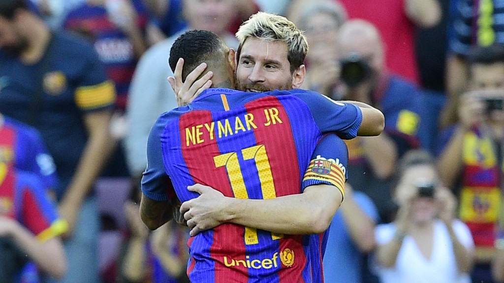 El brasileño Neymar cree que Lionel Messi es el único futbolista que merece el Balón de Oro (AFP)