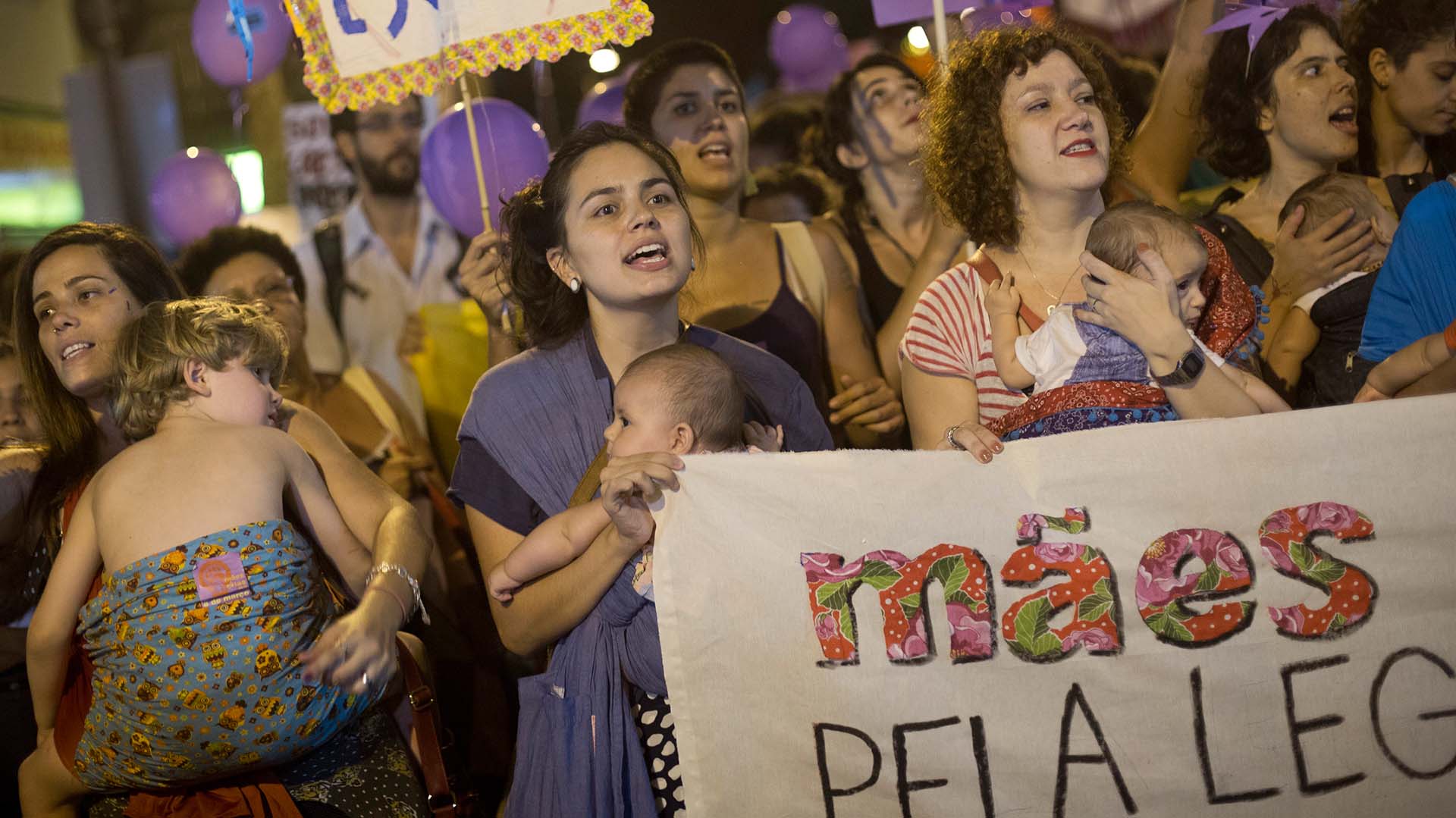 Manifestación a favor de la legalización del aborto en Brasil (AP)